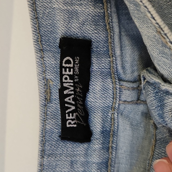 REVAMPED DENIM jean shorts - Picture 4 of 6